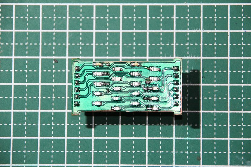 wcinp's tweet image. 疑似ニキシー用のチップLED基板を使って作ってみました。DesignSparkPCBでパターン設計しCNCで切削です。使用したLEDのサイズは0805です。ヒートガンを使って半田ペーストで半田付けしました。
#DesignSparkPCB #FlatCAM #GrblControl #CNC #疑似ニキシー
piclabo.blog.so-net.ne.jp/CncNixieTube005