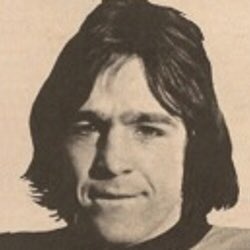 dundeeunitedfc's tweet photo. Ex-United player Jim Henry turns 70 today. Jim played 130 times for United and scored 12 goals. Happy Birthday to a fine left-half. 🎂

Read about Jim on #ArabArchive https://t.co/2iQqhGfp6t

 #DUFC 🧡🖤 https://t.co/L8a07yd54O