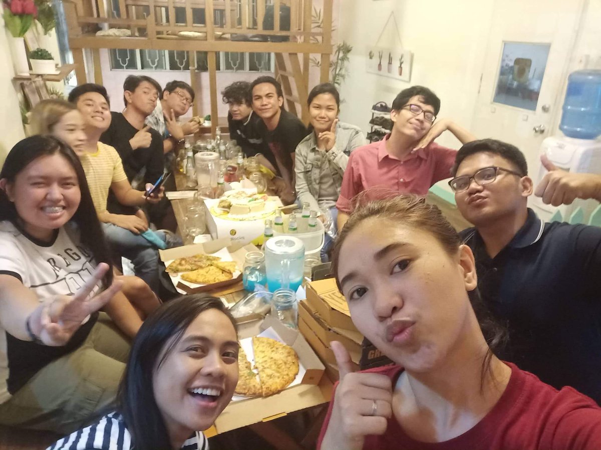 ItsJames24's tweet photo. Yehey! After 10 months nakumpleto na rin kami sa wakas! Thank you guys sa araw na to! Sana lahat tayo naging masaya. Mahal ko kayong lahat eww hahaha ๐๐
#ThePimpsComplete
#My21stBirthday https://t.co/8cg1ZtC0z4