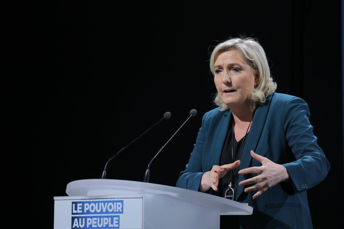 MLP_officiel's tweet photo. "Est-il normal qu'un #migrant fraîchement débarqué touche plus qu'un retraité français qui a travaillé toute sa vie ?" #Caudry #OnArrive https://t.co/nXVyjNggrm