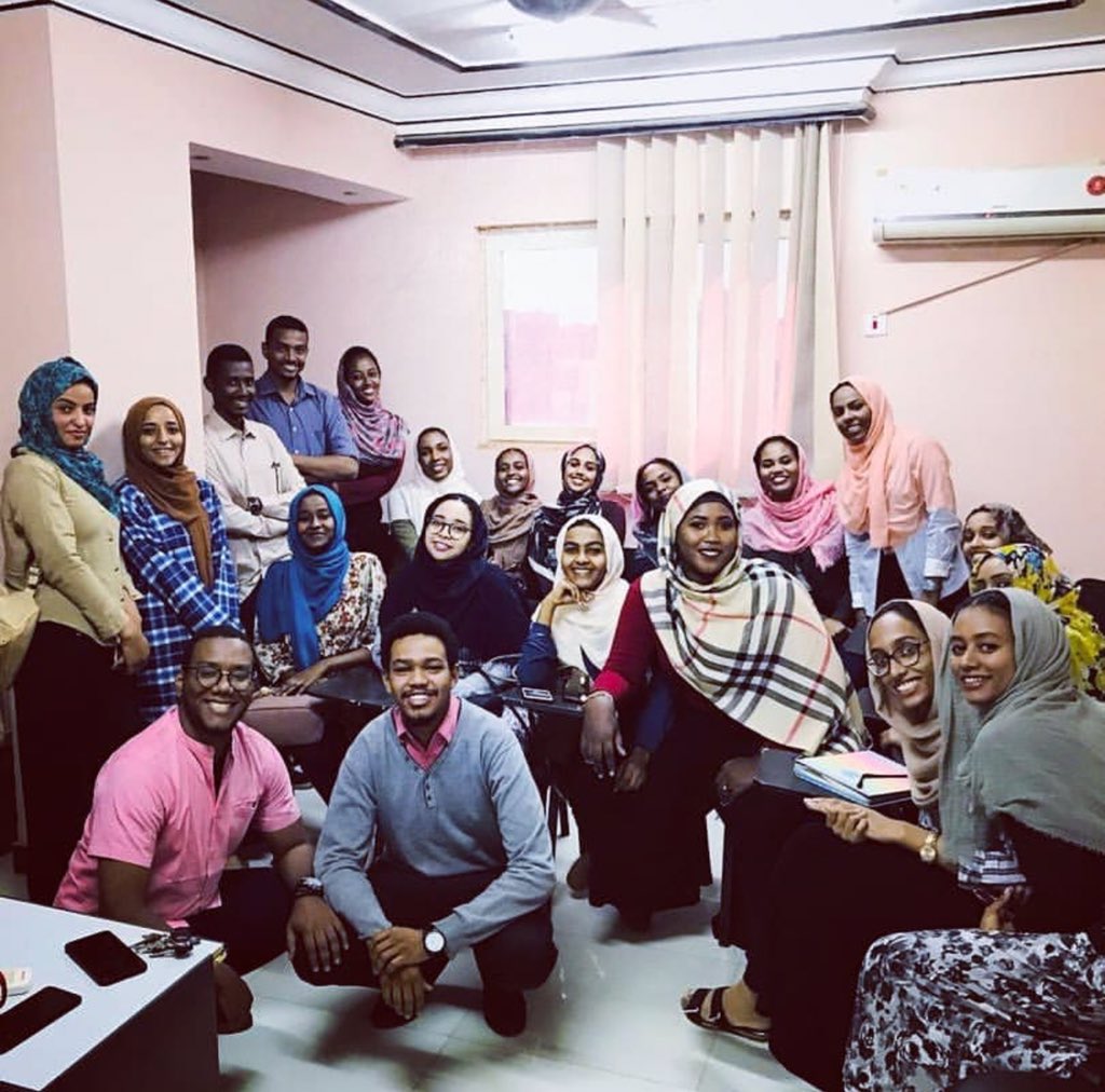 AdvancedTcSd's tweet photo. ساعدونا بالريتويت 🙏🏾♥️
#IES2019
Coming soooon 🔥🔥🔥🔥
Wait for the surprise speakers 😉♥️✨ https://t.co/6uGQf4OCi7