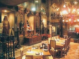 Visionできる前の地下空間これだったのかやばいな(渋谷キリストンカフェ)