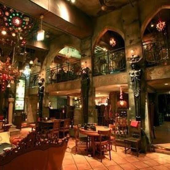 Visionできる前の地下空間これだったのかやばいな(渋谷キリストンカフェ)