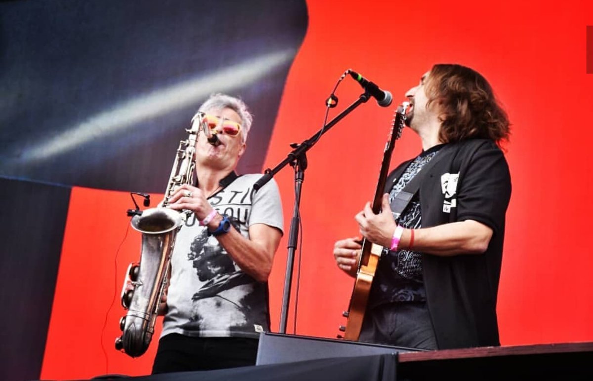 LuciageS1's tweet photo. Aquí 📸📸 de la agrupación española Nacha Pop durante el concierto Festival Roxy, el sábado 23 de febrero. -Para @SinDocumentosMX. #RoxyFest #RoxyFestGDL #RoxyFest2019 #NachaPop https://t.co/23aPYGrAyU