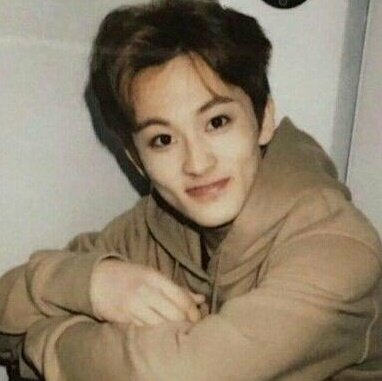 yerisarte_'s tweet photo. ↳ ᴍᴀʀᴋʜʏᴜᴄᴋ!¡ᴀᴜ ✐ 🔞
Em um universo em que você descobre as iniciais de sua soulmate após ter relações sexuais com ela, Mark decide provar a Donghyuck que pode o fazer gozar.

Ou em que Hyuck se deixa levar pela bebida e acaba com "ML" marcado em sua sua virilha. https://t.co/NtuxUgzGz7