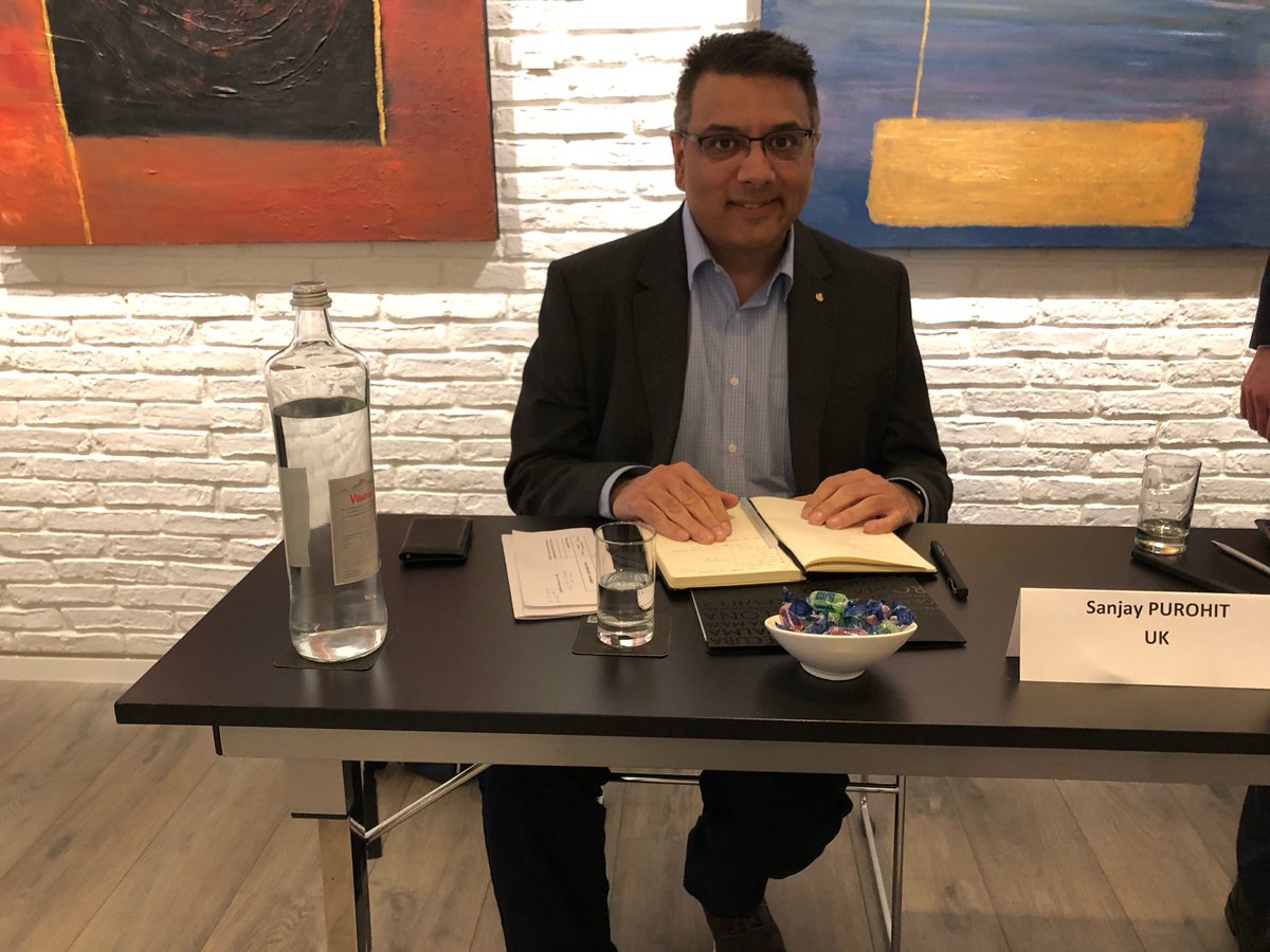 AmbCanEspagne's tweet photo. Les délégués commerciaux venus du monde entier au #CMTM19 #MWC2019 pour vous appuyer. Le @SDC_TCS peut vous conseiller, vous fournir des contacts et vous présenter des clients potentiels #CanadaMWC #B2Bprogram #canadacmtm @CanadaMWC https://t.co/OqHnbDyywv
