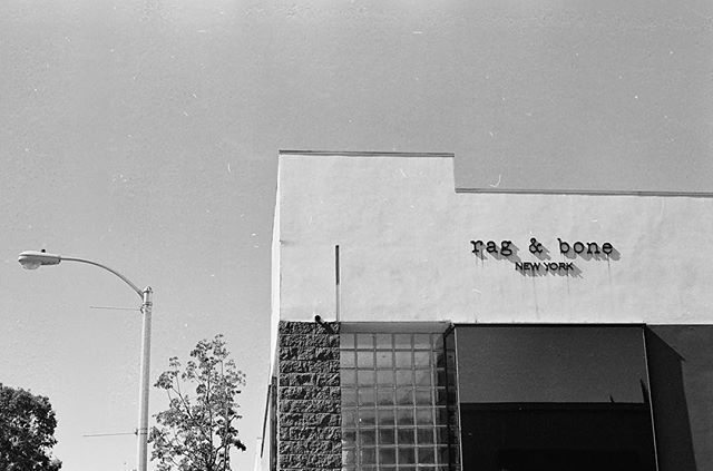 jerwaters's tweet image. 🧶 &amp;amp; 🦴

#olympusom2n #shootfilm #ilford #ilfordhp5 #50mm #filmisnotdead ift.tt/2IIkPQm