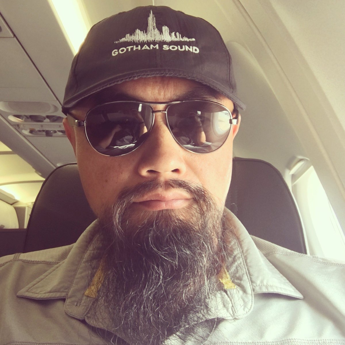 watsonwu's tweet photo. Last flight for February. I like this Gotham Sound hat ππππ» #gothamsound #watsonwu #watsonwustudios #fieldrecording #sounddesign #soundeffects #gameaudio #audioforgames #gothamsoundhat @SanDisk @asoundeffect @designingsound https://t.co/n0pVIA10Fy