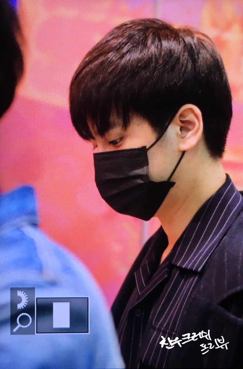 ChanwooCrush_'s tweet photo. [Preview] 190224 BKK. 푹 쉬고 낼 홧팅!
@iKON_chan_w000 
#iKON #CHANWOO #CHAN #아이콘  #정찬우 #チャヌ #찬우크러쉬 https://t.co/S8w3eF4Kvv