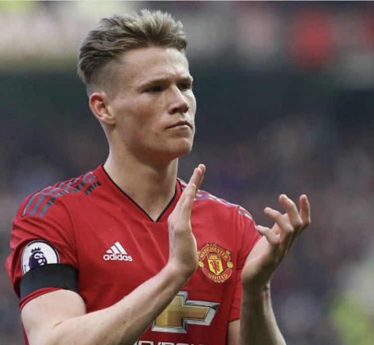 Scott McTominay covered more distance (11.79km) than any other Man Utd player vs. Liverpool.

Huge effort. 👏👏👏