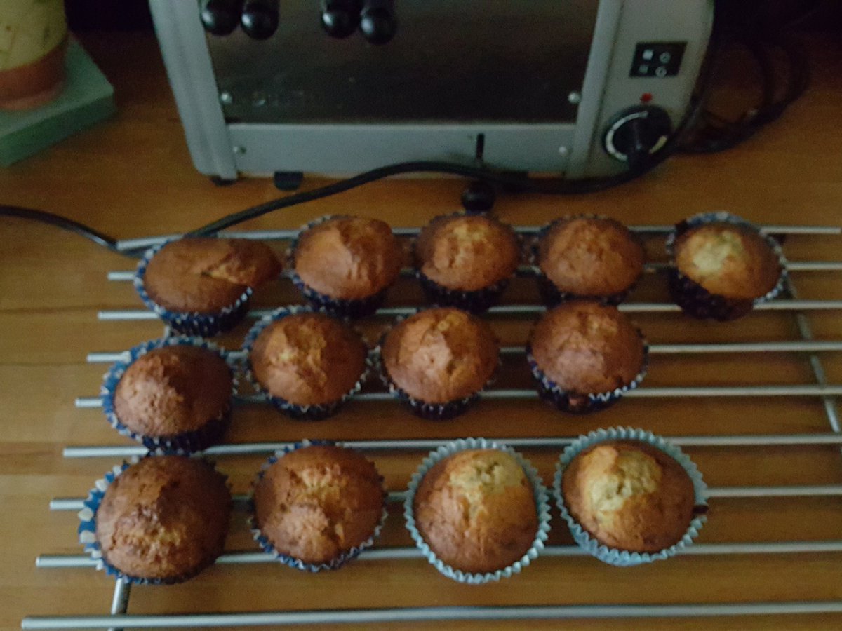 bebbingtonclare's tweet photo. Banana muffins 😚#baking #foodwaste #overripe https://t.co/4Ix6A7MFtL