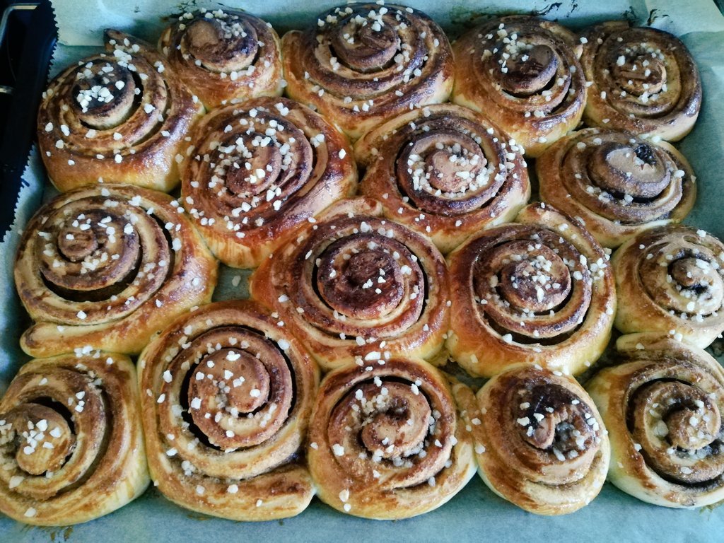 comahi (@comahi04) on Twitter photo #FestundFlauschig - Sonntag mit Zimtschnecken nach dem Rezept von <a href="/janboehm/">🚫⛔️jAaj Bä¶Ã¶l&&rma!nN 💩</a>
#böhmibrutzelt #FestundFlauschig - Sonntag mit Zimtschnecken nach dem Rezept von <a href="/janboehm/">🚫⛔️jAaj Bä¶Ã¶l&&rma!nN 💩</a>
#böhmibrutzelt