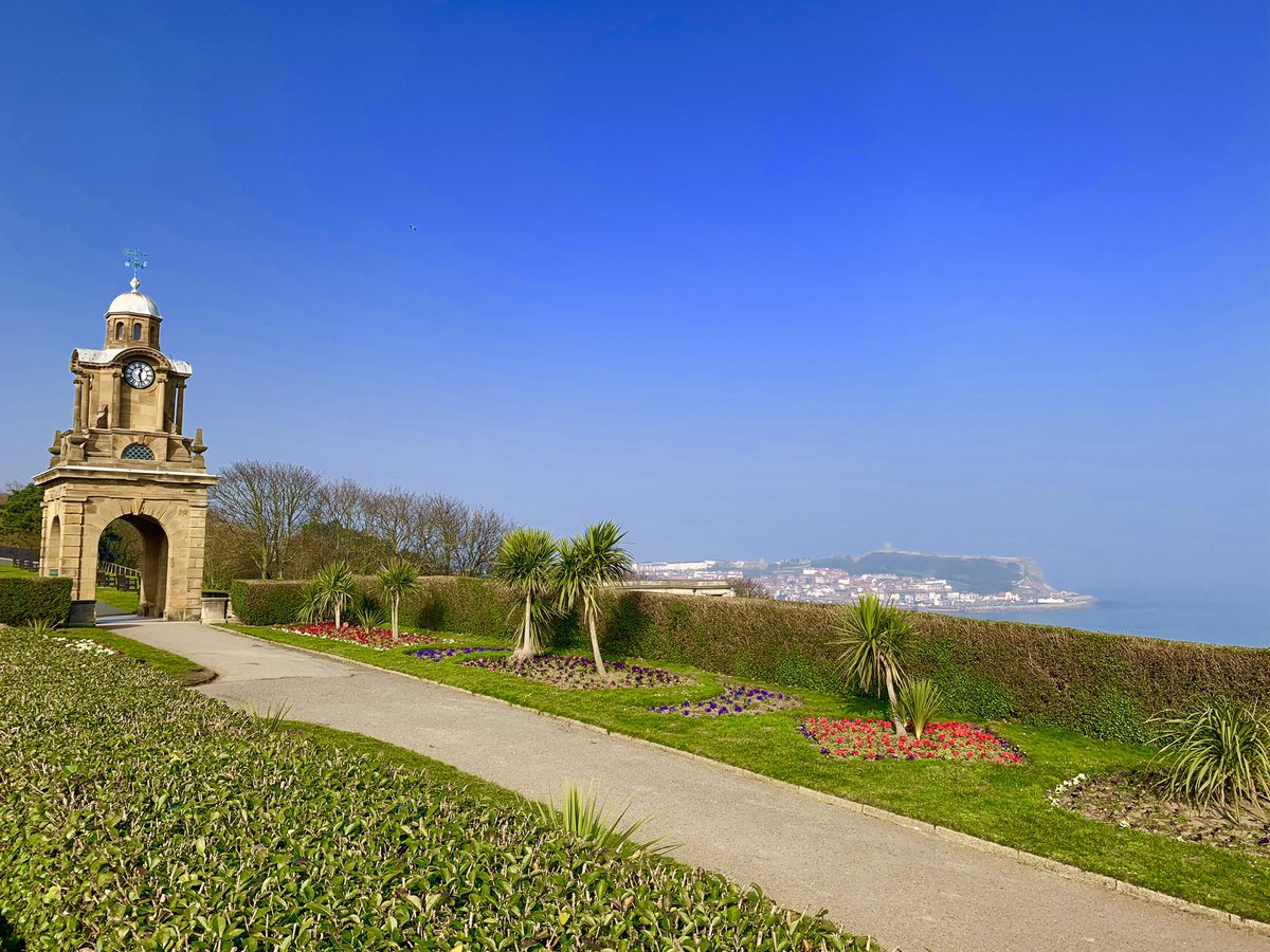 ScarboroughUK's tweet photo. Someone somewhere seemed to think it’s February but we don’t believe them.. #Scarborough https://t.co/b0J6zYIxK1