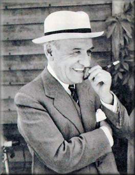 Mi primer twitter: ‟El hombre no es, sino que va siendo" José Ortega y Gasset