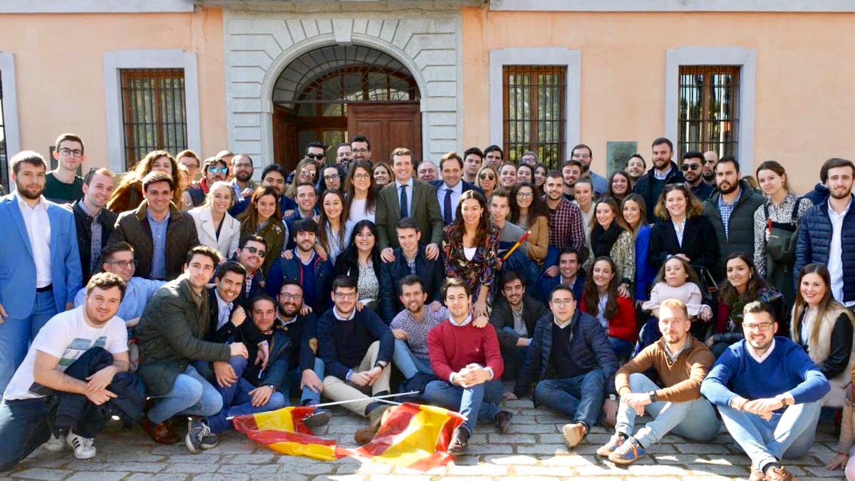 La cantera 🅿️o🅿️ular es la mejor garantía para el futuro de los 𝐣ó𝐯𝐞𝐧𝐞𝐬 ⤵️

📈 Para su 𝐞𝐦𝐩𝐥𝐞𝐨
🏡 Para que puedan acceder a una 𝐯𝐢𝐯𝐢𝐞𝐧𝐝𝐚 y formar su 𝐟𝐚𝐦𝐢𝐥𝐢𝐚
🔝 Para que 𝐞𝐦𝐩𝐫𝐞𝐧𝐝𝐚𝐧 sin 𝐢𝐦𝐩𝐮𝐞𝐬𝐭𝐨𝐬, ni trabas burocráticas

#MásEspaña 🇪🇸