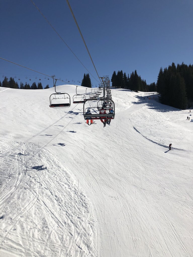 shunad's tweet image. I can post these photos and pretend I am an accomplished skier. The truth is I am on my second ever skiing holiday and am very much still a beginner. BUT giving it a go and I MADE DOWN THE HILL IN ONE PIECE #lifeinoldgalyet #nevertoooldtolearnnewtricks