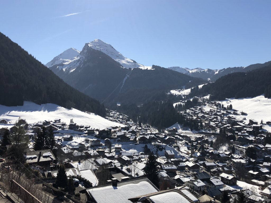 shunad's tweet image. I can post these photos and pretend I am an accomplished skier. The truth is I am on my second ever skiing holiday and am very much still a beginner. BUT giving it a go and I MADE DOWN THE HILL IN ONE PIECE #lifeinoldgalyet #nevertoooldtolearnnewtricks