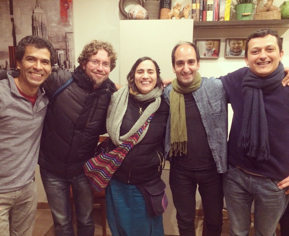 Perú, Argentina, Colombia, Uruguay y Costa Rica se juntaron un domingo en Barcelona 😊 a Cantar y Compartir! Gracias @joancarlesmusica por gestar tan bello encuentro 😊 <a href="/martagomezmusic/">Marta Gómez</a> @pablogimenezmusic <a href="/gaddafimusica/">Gaddafi Música</a> @estebanmongecantautor @diego_kuropatwa #cantautores