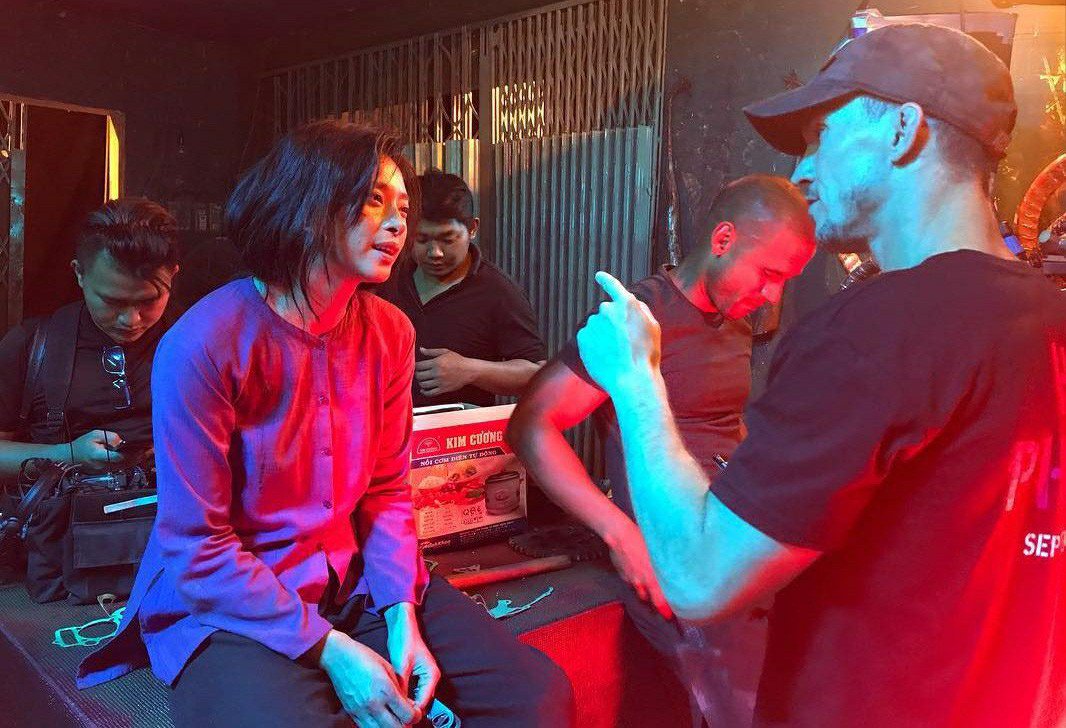 KFMovieGuide's tweet photo. PHOTO: Veronica Ngo (#TheLastJedi, #CrouchingTiger2) filming #LeVanKiet's Vietnamese action thriller, #Furie, released in US cinemas tomorrow courtesy of @wellgousa. Here's the trailer. https://t.co/ciUqsXrJxf https://t.co/lOQlZuD1i8