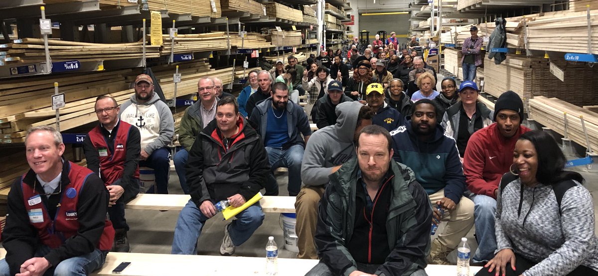 DeborahLMitche2's tweet photo. Lowe’s Store 713 Bloomfield.  All-Store Meeting - Obsessed - Good to Great! https://t.co/Rb7uUcllqo