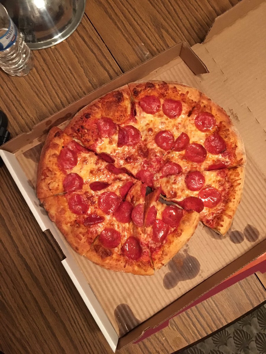 jackboron123's tweet photo. @MarcosPizza F https://t.co/vxHiLdnfXG
