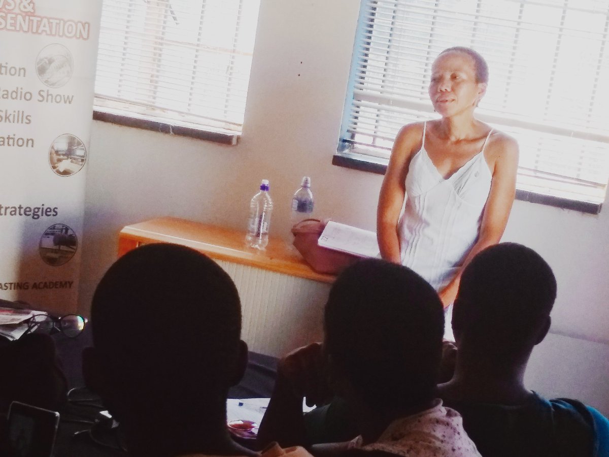 lba_rsa's tweet image. @lebomasike (Content Producer ' DLN show') Vuma103 addressing Trainees at the LBA

#InRadioWeTrust #StrivingForRadioExcellence #TheFutureOfRadio