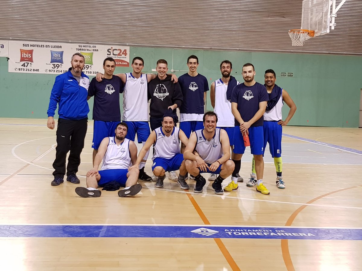 AlexLeyvaLpez's tweet photo. Otra victoria con la banda del patio.. . #SrMasc #CBTorrefarrera https://t.co/jQW4Owm7W8