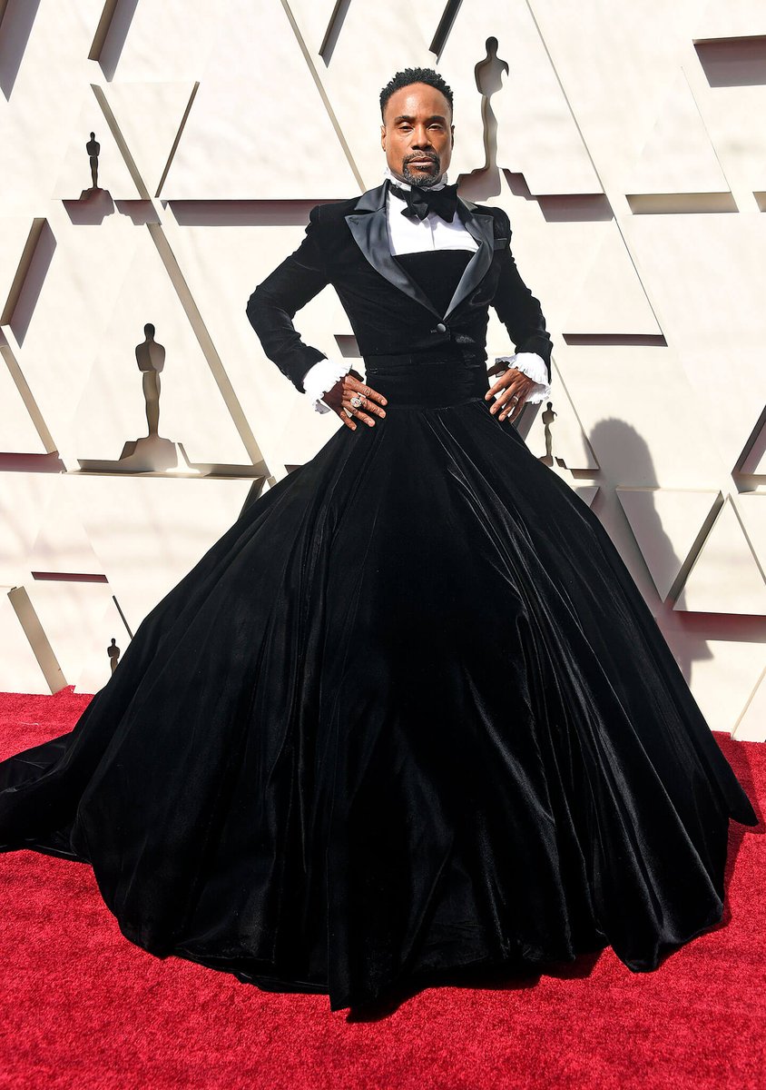 lab_rtvees's tweet photo. FOTOGALERÍA: Arranca la alfombra roja de los #Oscars2019 y la seguimos un año más con lupa. ¡Hay vestidazos! 👯‍♂️ https://t.co/yE4r4LrGgR https://t.co/50cA0Dt32i