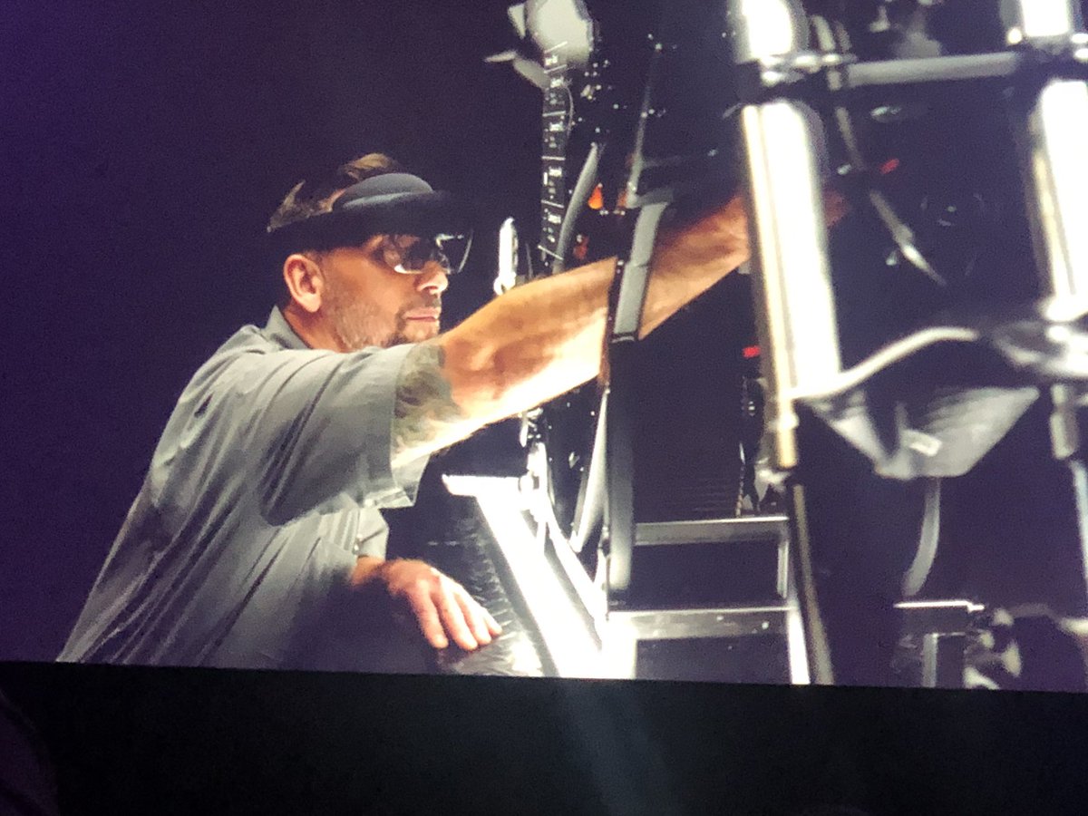 JaishreeMS's tweet photo. Amazing mixed reality experiences!  Say hello to Hololens 2! More immersion, more comfort and more industry solutions to get started. #MWC19  @Microsoft @Azure https://t.co/zKMHs8pgkP