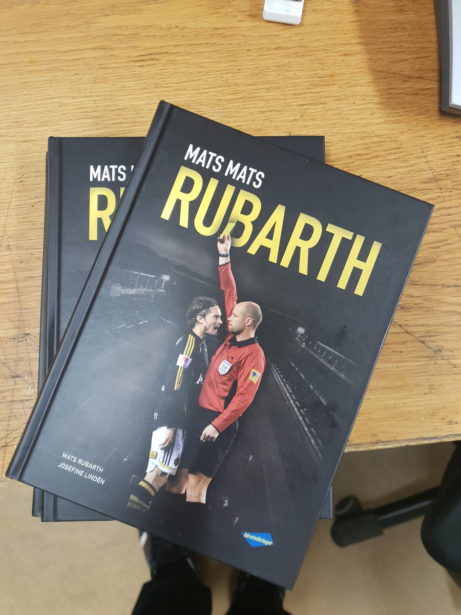 wintherbird's tweet photo. Chefen tyckte allmänbildningen bland personalen var lite låg... #pingislunga #rubarth #AIK @josefinelinden https://t.co/CBeoX87Ufl