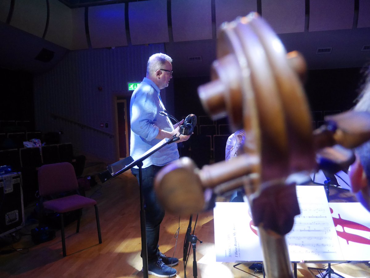 rekoobb's tweet photo. #withoutborders #composersnetwork #newnetworksingers @melodywoodham2 @jessicacurry2 @ModulusQuartet Very moving concert last. Now I understand just how much preparation goes into a single performance. Here’s @CliveWhitburn composer, conductor #Photography https://t.co/MNNRfab9R0