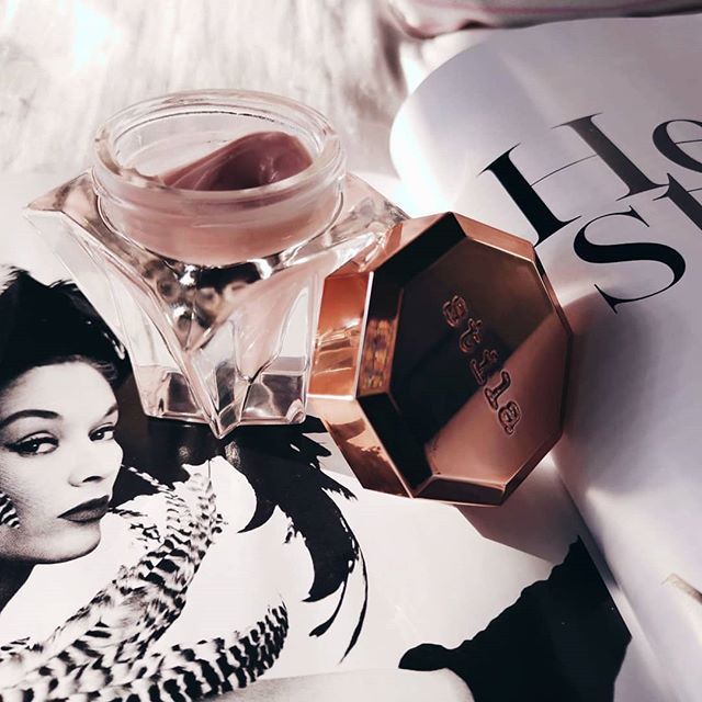 AnoushkaLoves's tweet image. Life is better with @stilauk Lingerie Soufflé.

Gifted 
#stilauk #lingeriesouffle #shinyhappybloggers #ukblogger #blogginggals #bloggerdiaries #bloggervibes #bloggersgetsocial #bloglovin #makeitblissful #livecolourfully #pursuewhatislovely #bloggerbabe #… ift.tt/2VfwrLV