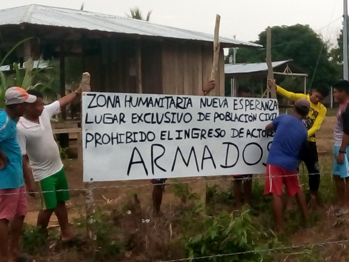 PBIColombia's tweet photo. #Jiguamiandó Hoy empieza las conmemoraciones de la #OperacionGenesis y la comunidad de la Zona Humanitaria Nueva Esperanza se une y refuerza la delimitación de su territorio rechazando la entrada de actores armados @Justiciaypazcol @Oidhaco @TaulaColombia @ONUHumanRights @CIDH https://t.co/6BQO1CwsBE