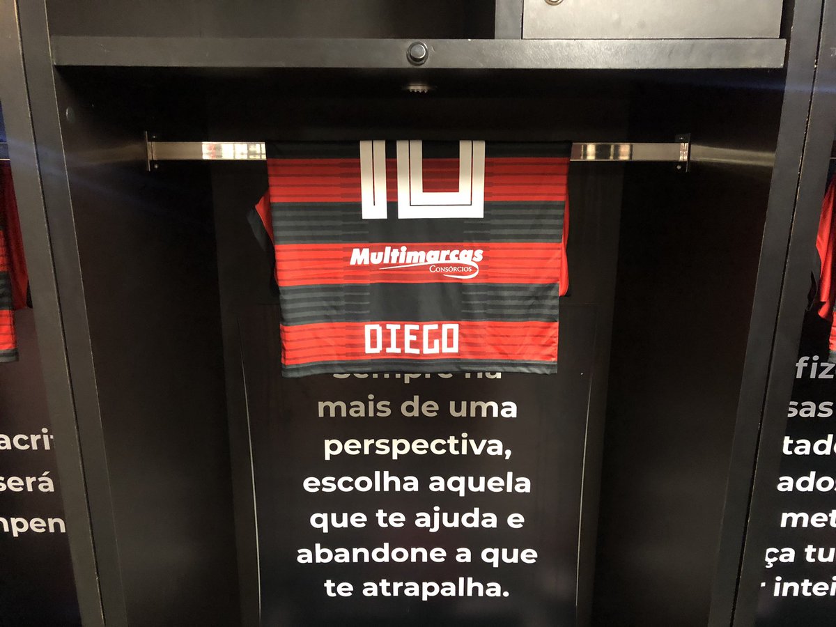 Flamengo's tweet photo. Vestiário pronto para receber nossos jogadores! #FLAxAME #CRF https://t.co/spsO2BweaM