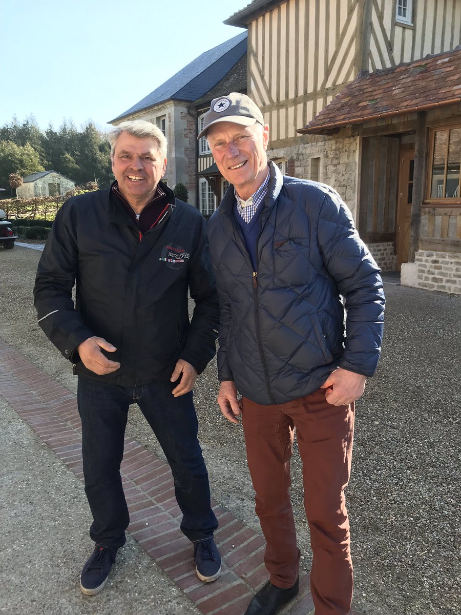 HarasBouttemont's tweet photo. #StigH ...🇸🇪 Une légende du trot mondial au Haras de Bouttemont...de quoi peuvent-ils bien parler...😆? https://t.co/AegKFWE1nB