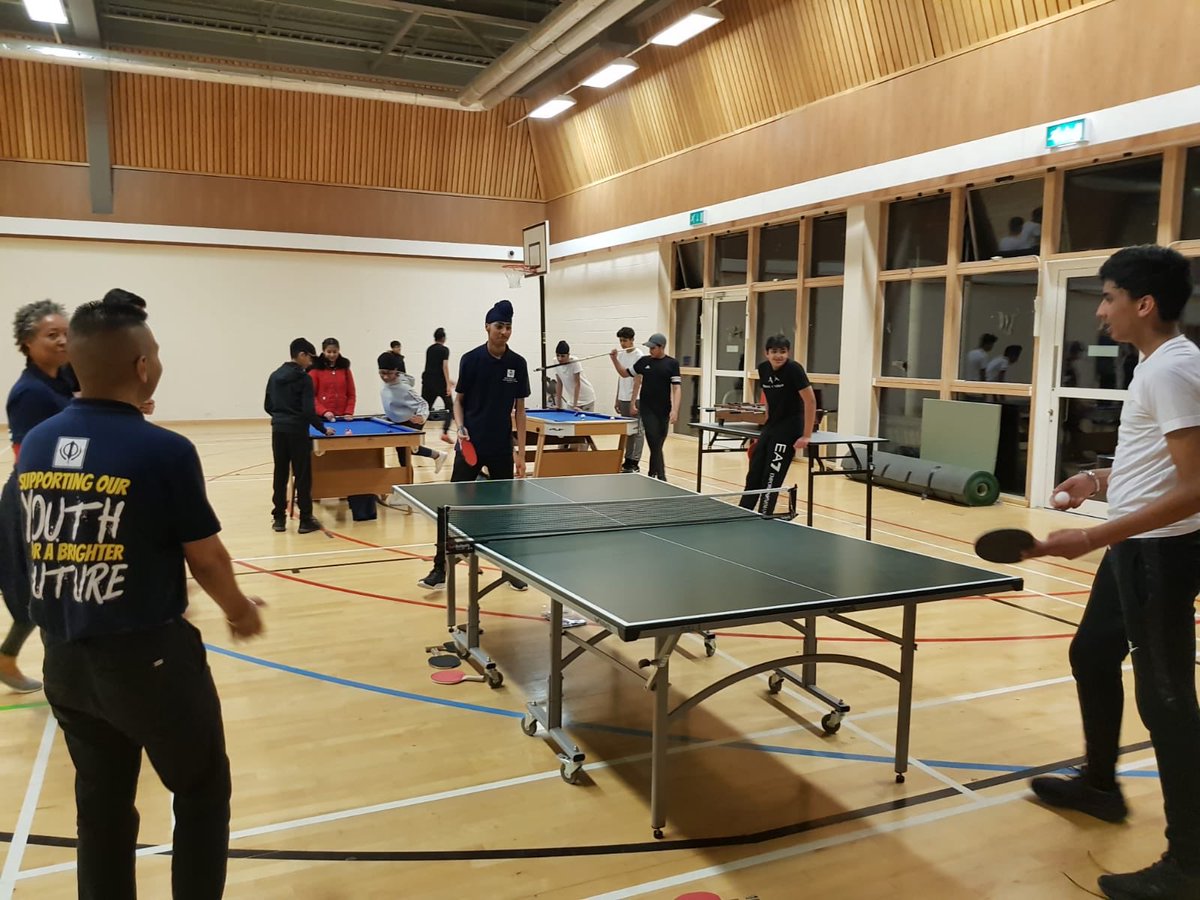 SikhWelfare's tweet photo. **Slough Youth Club**

It was another great Saturday evening this week at our weekly run Slough Youth Club. 

We also welcomed @everythings_13 Basics of Sikhi who delivered a talk to the youth on Bhai Gurdas Ji.

#Waheguru https://t.co/eWn9gqQfsb