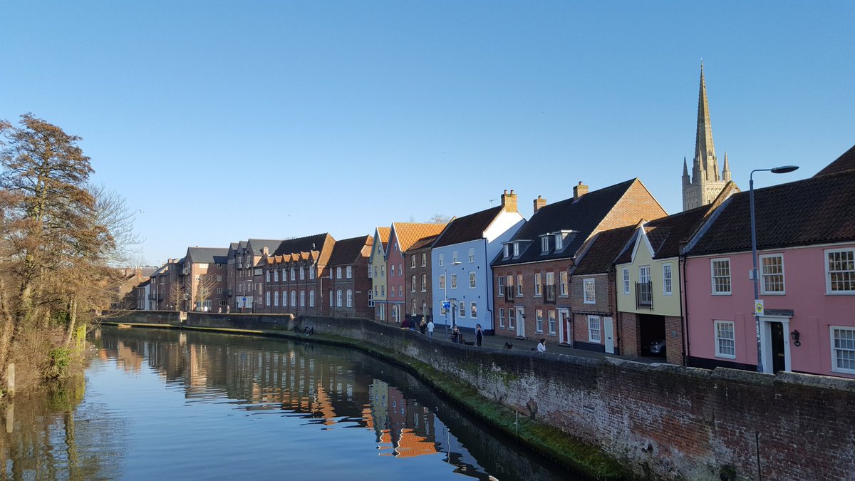 Will never get bored of the riverside walk along the Wensum in #Norwich especially on a beautiful day like today!

#Norfolk #naturephoto #Riverwalks #naturelovers #sunshine #February