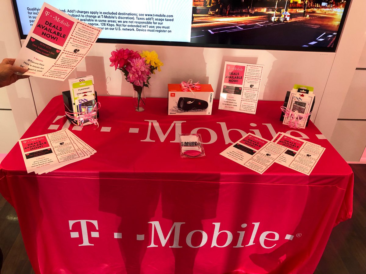 daraafactorr's tweet photo. @TMobile false and deceptive advertising much t-mobile? Was a prospective customer, but after my visit to your store and your employees misquoting prices I’ll have to rethink switching. Sale ended 2/15 but table and flyer out on 2/24?? https://t.co/8zEGHrvraq