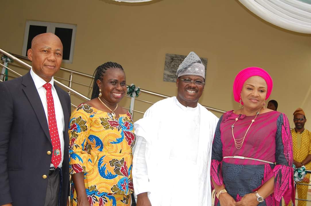 uchibadan_'s tweet photo. His excellency, Governor Abiola Ajimobi donates 'The Senator Abiola Ajimobi Child Welfare Centre' to the University College Hospital, Ibadan. The child welfare centre comprises of a central immunisation centre and a creche for infants and toddlers https://t.co/3ZrEUbz1E2