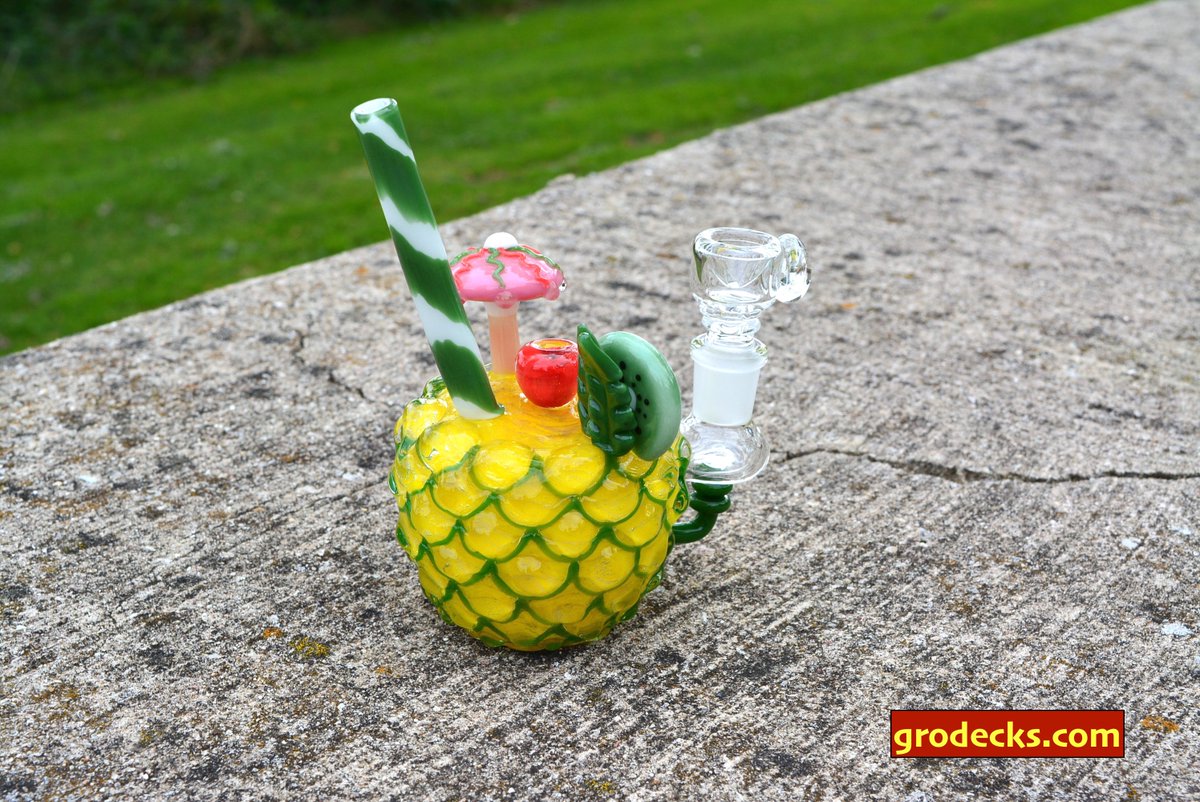GrodeckDist's tweet photo. Empire Glassworks - Pineapple Water Pipe.  https://t.co/d84KdsHFas FREE SHIPPING #grodecks #headyglass #waterpipe #heady #pineapple https://t.co/AHmOBHvC4V