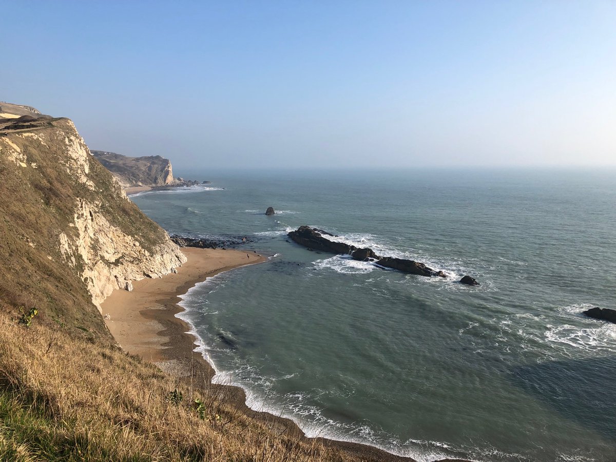Dukes_Year7's tweet photo. Ending the half term with an idyllic coastal walk in preparation for DofE season 🥾🌊 @DofE  @Dukes_N17  #Ringstead #DurdleDoor #LulworthCove https://t.co/E7cLfHOqeJ