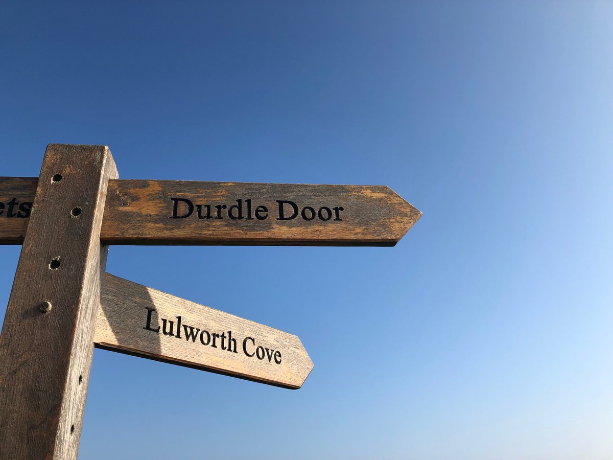 Dukes_Year7's tweet photo. Ending the half term with an idyllic coastal walk in preparation for DofE season 🥾🌊 @DofE  @Dukes_N17  #Ringstead #DurdleDoor #LulworthCove https://t.co/E7cLfHOqeJ
