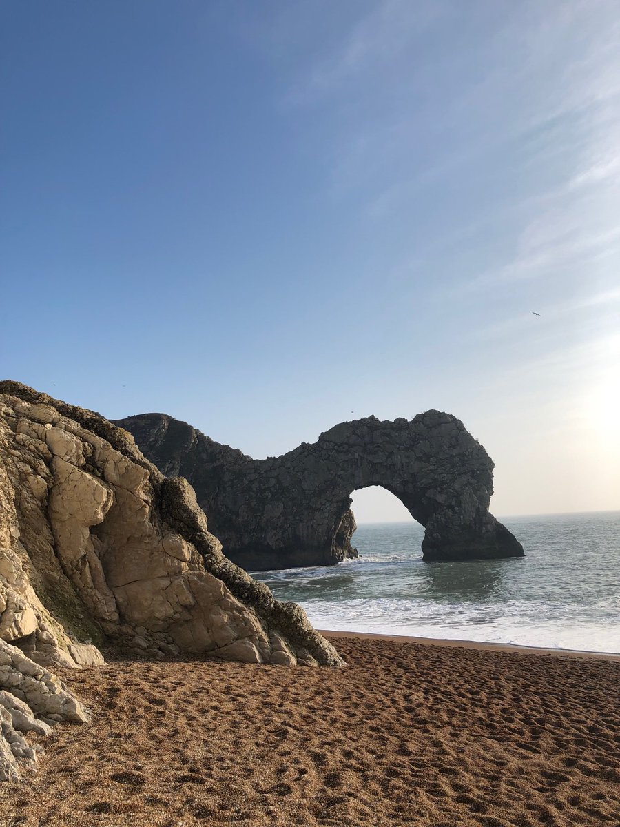 Dukes_Year7's tweet photo. Ending the half term with an idyllic coastal walk in preparation for DofE season 🥾🌊 @DofE  @Dukes_N17  #Ringstead #DurdleDoor #LulworthCove https://t.co/E7cLfHOqeJ