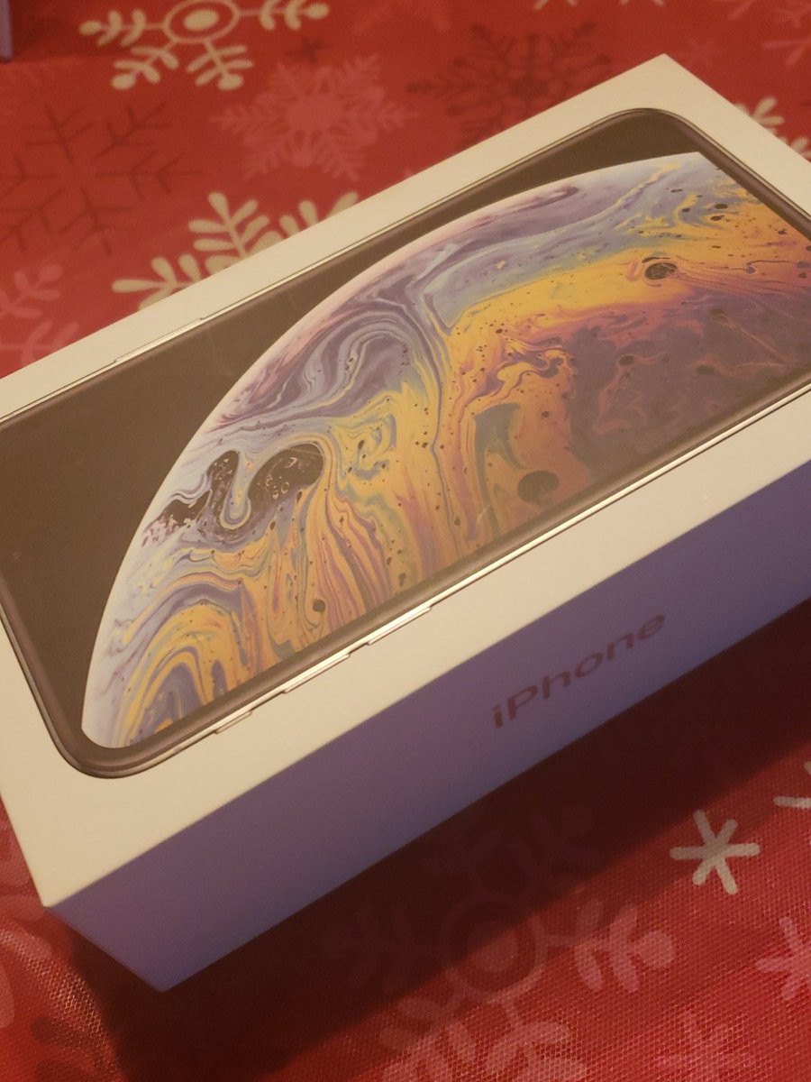 LawnPgh's tweet photo. @xfinitymobile Most expensive paperweight ever!

@xfinitymobile @AppleSupport 

Phone came bricked. Xfinity won't return!

#badcustomerservice #Apple #xfinity #iPhoneXS https://t.co/bdcXzUjGlM