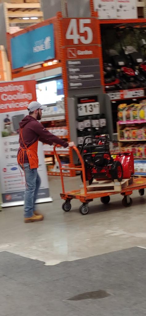 M_L_DUB's tweet photo. Hey @HomeDepot your employee Garrett sucks!! For someone who is working customer service to be so short and dismissive means that either your training is piss poor or you have the wrong people in that position! #fuckthisguy #Garrettsucks #HomeDepot #disappointed https://t.co/loViuXMKY0