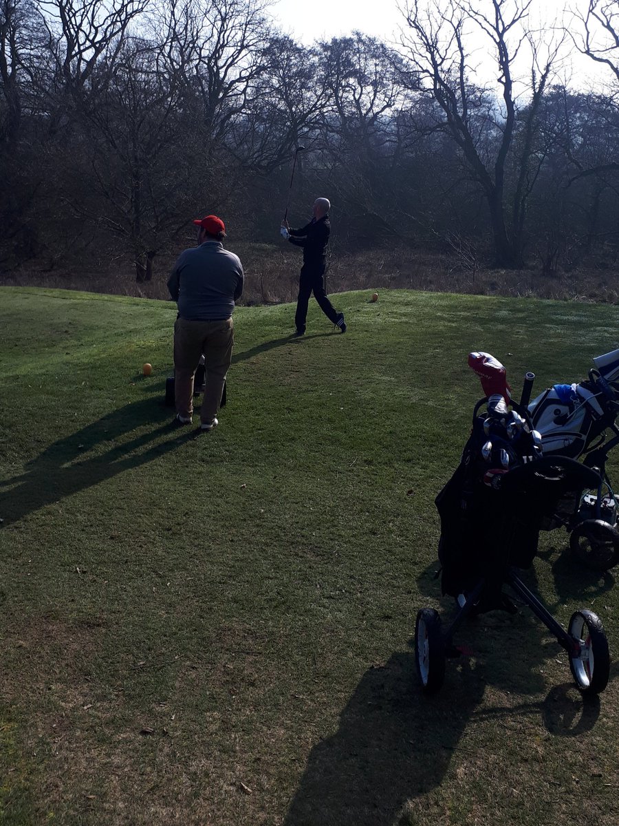 shaunjenko's tweet photo. Sunday Morning Club!!!!🏌️♂️⛳😎 #winterleague #bandits #puttingproblems @robcoxon39 @butts31 @BrundrettHarry @PhilipBrundrett @Andrew_Sutton1 https://t.co/9IRRmWfERO