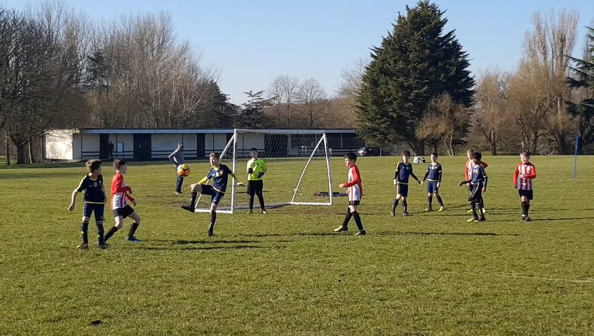 markdfootball1's tweet photo. Lovely game today between @PinnstarsFC U10 Lions and @ParkfieldYFC 

Both teams performed superbly, a delight to watch.

#weonlydopositive https://t.co/77tDofz61I