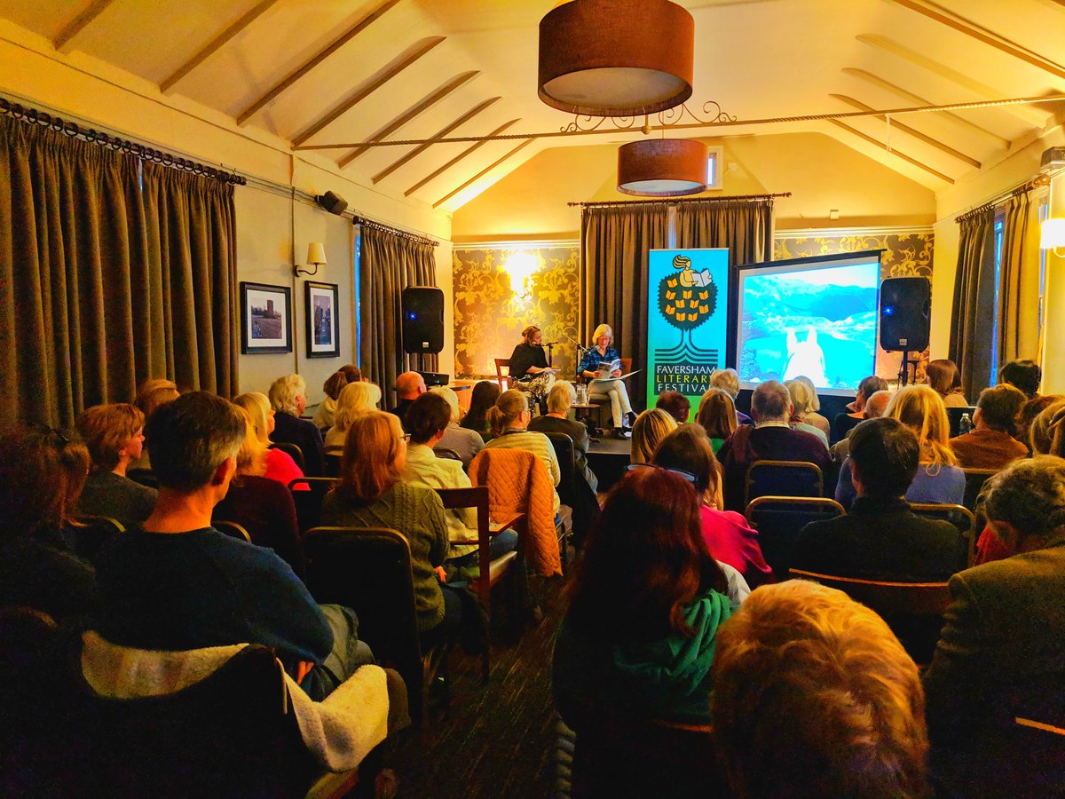 FavershamLit's tweet photo. Mefo Phillips gives us some entertaining insights into her horseback pilgrimage from Canterbury to Rome. It's a marvelous story documenting a fascinating road trip. Wonderful stuff, thank you Mefo 🙏

#Faversham #FavershamLiteraryFestival #camino #pilgrim #longrider https://t.co/oUAszwUljG