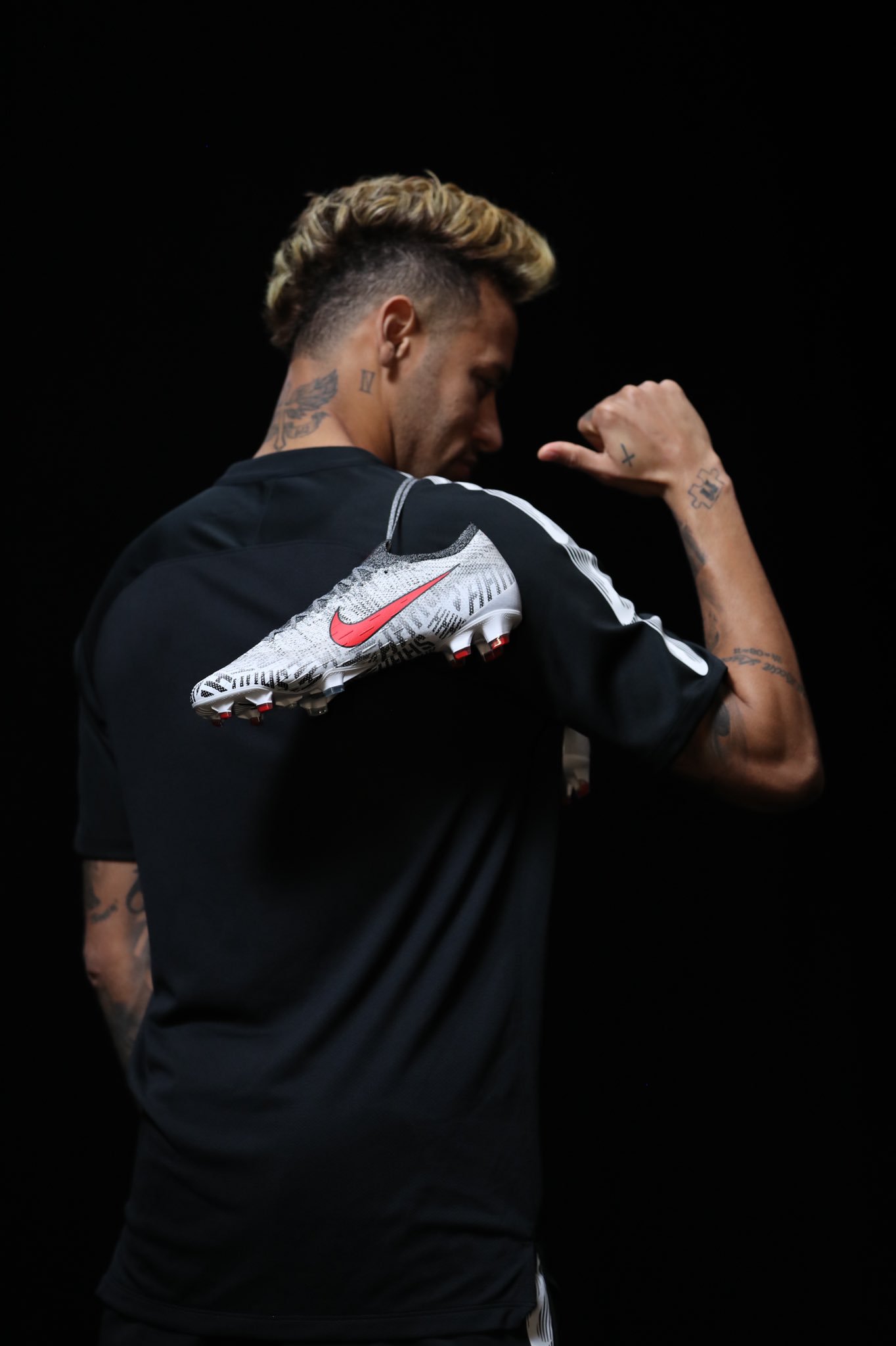 Neymar jr shoes 2019 sales