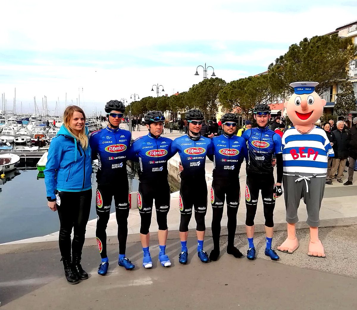 #GPSlovenianIstria - Race report 📇

Ad Izola <a href="/FedericoBurchio/">Federico Burchio</a> ci ha regalato la prima #Top10 della stagione, chiudendo al 7⃣posto lo sprint finale, vinto da Marko Kump. Da segnalare anche l'attacco di Jacopo Mosca nell'ultimo giro, stoppato però dai team dei velocisti.